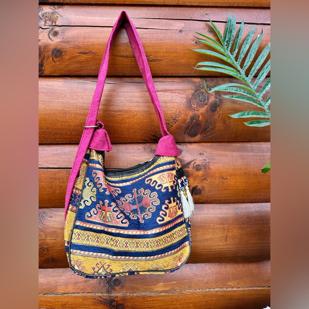 Woman’s Shoulder Bag